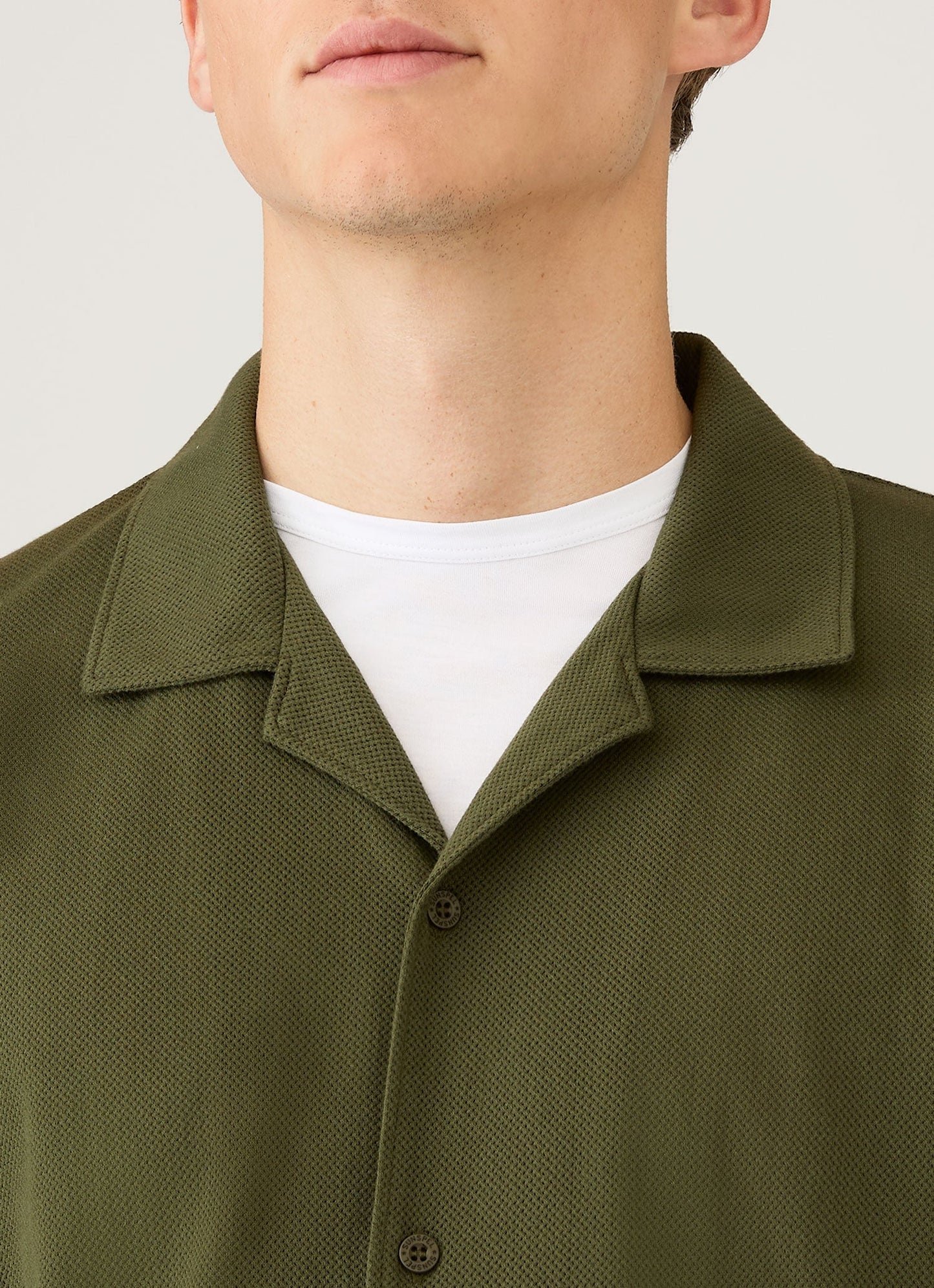 Mens Riviera Camp Collar Shirt In Deep Olive Msht2147 Gniz