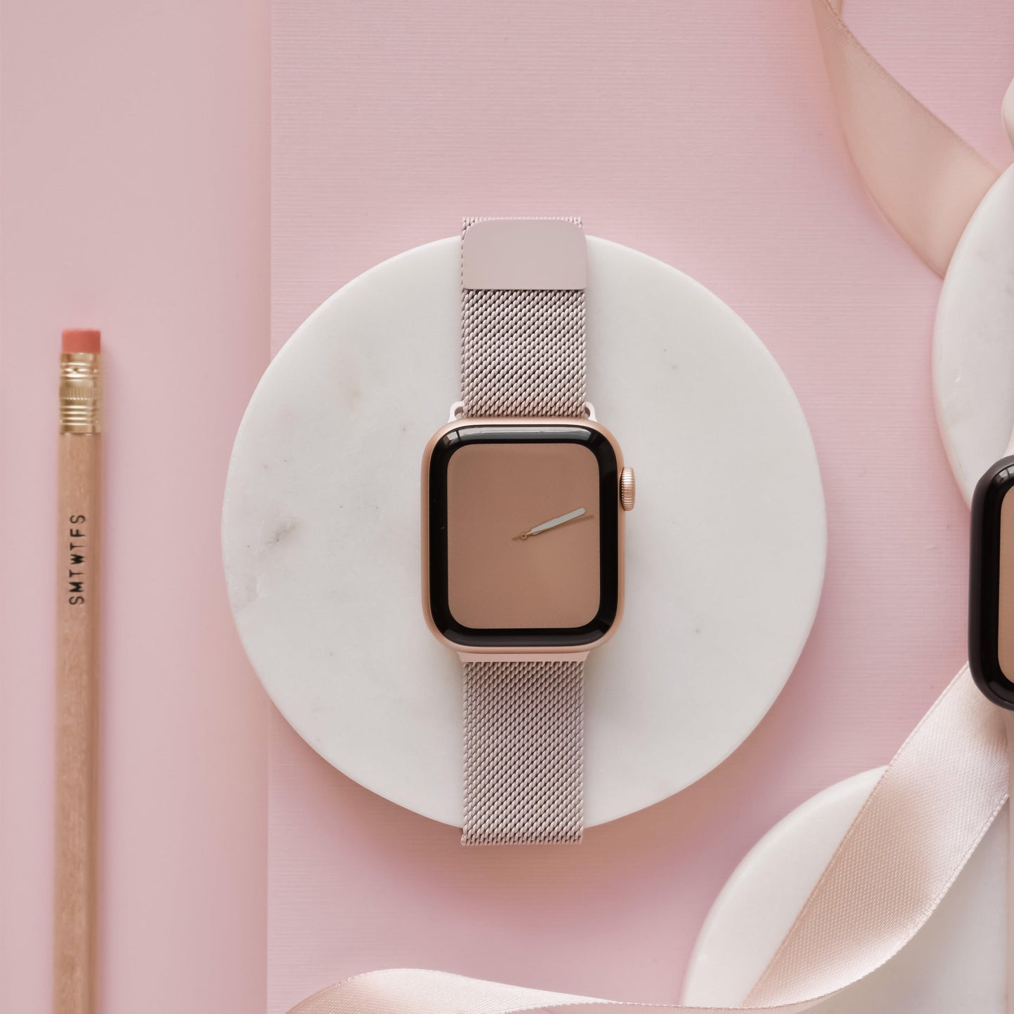 Magnetic Chain Apple Watch Strap - Powder Pink