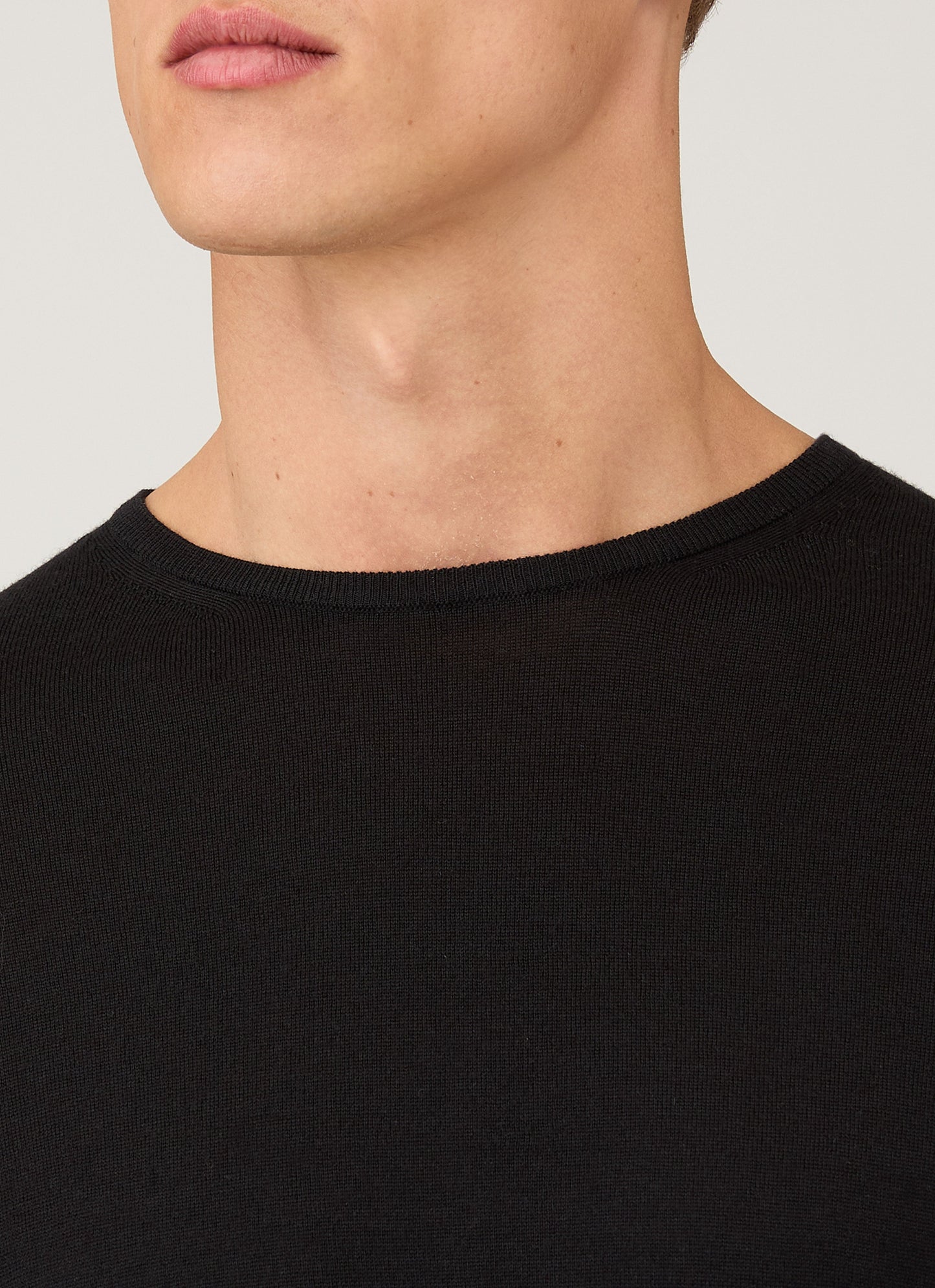 Mens Fine Merino Wool Jumper Black Mjum8058